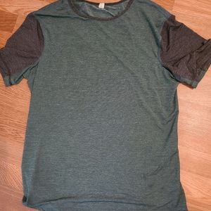 Lululemon running shirt